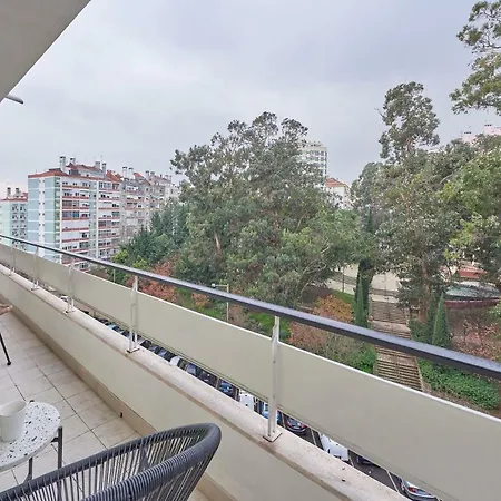 Light Apartment With Amazing Balcony, By Timecooler Lissabon Buitenkant foto