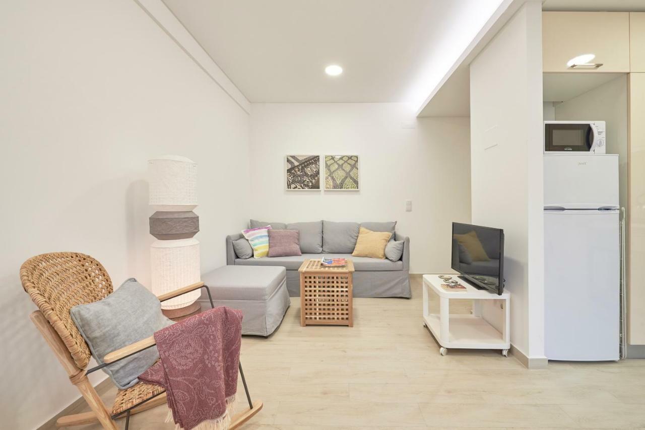 Light With Amazing Balcony, By Timecooler Apartment Lisbon